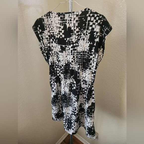 Twentyone Sleeveless Mini Dress - Picture 2 of 3